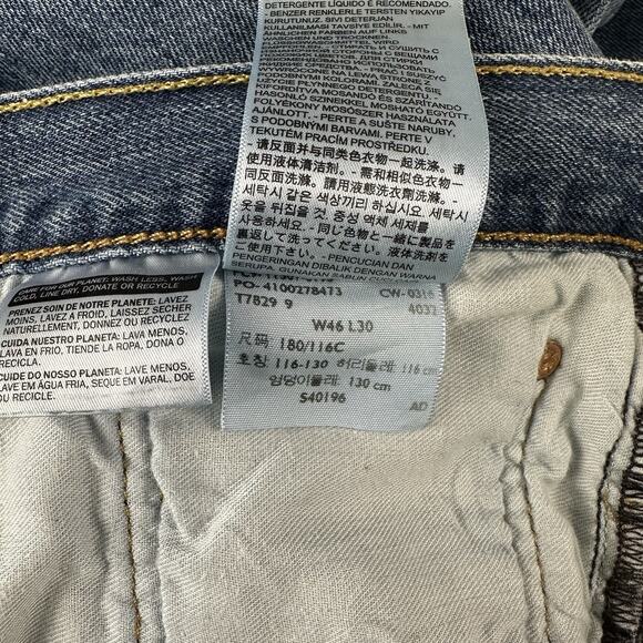 Men's Levi's 501 Light Wash Button Fly Straight Fit Jeans •W46 L30" *EUC - Picture 2 of 4